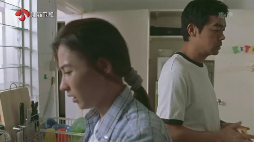 Cecilia Cheung and Ching Wan Lau in Mong bat liu (2003)