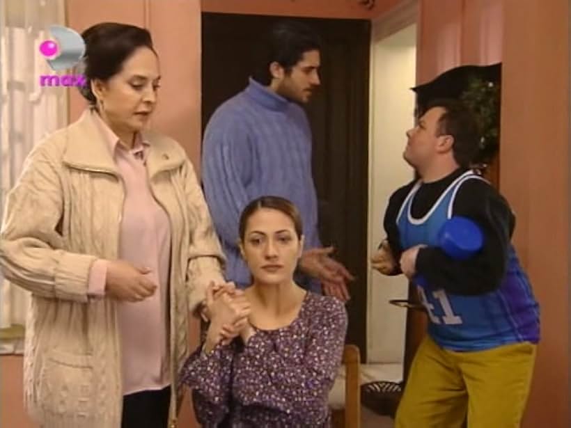 Memet Ali Alabora, Meltem Cumbul, Ayten Gökçer, and Ferhat Yilmaz in Yilan Hikayesi (1999)