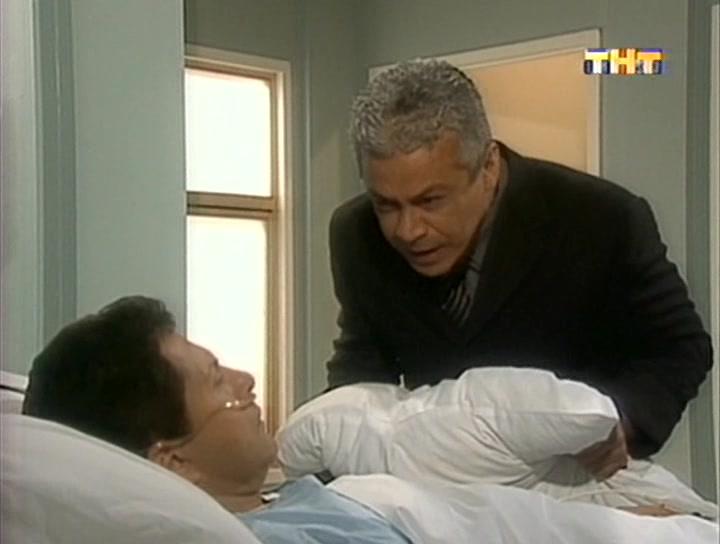 Daniel Alvarado and Flavio Caballero in Mi gorda bella (2002)