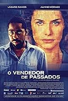 Lázaro Ramos and Alinne Moraes in O Vendedor de Passados (2015)