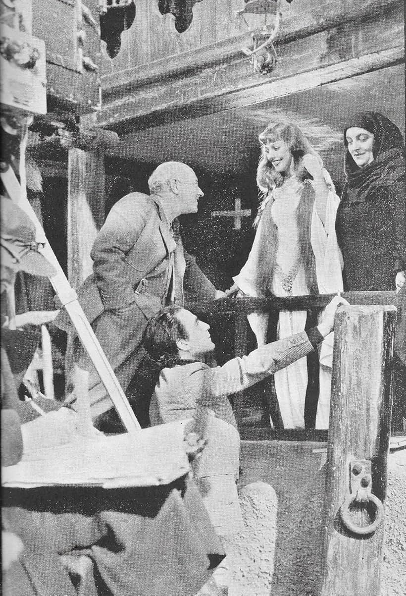 Cecil B. DeMille, Anna Demetrio, Henry Wilcoxon, and Loretta Young in The Crusades (1935)