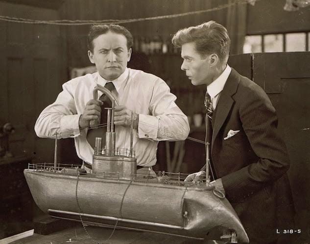 Harry Houdini in Terror Island (1920)