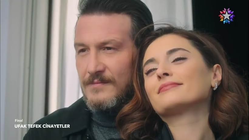 Osman Sonant and Aslihan Gürbüz in Ufak Tefek Cinayetler (2017)