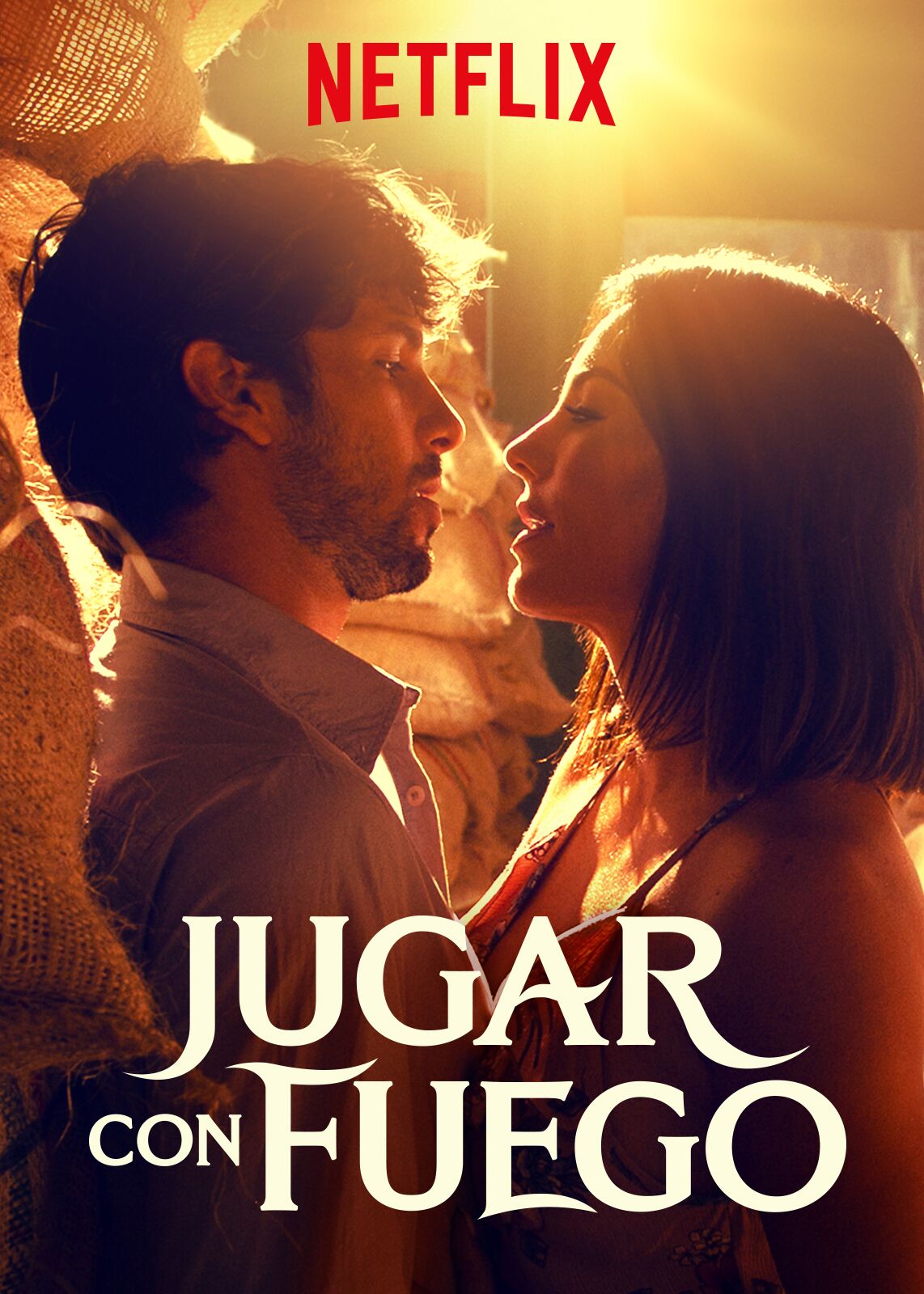 Gaby Espino and Jason Day in Jugar con fuego (2019)