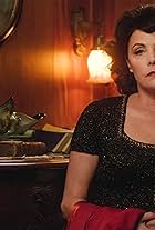 Sherilyn Fenn in Twin Peaks (2017)