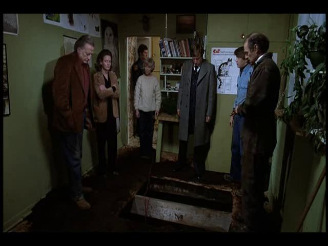 George C. Scott, Frances Hyland, Terence Kelly, Paul Rothery, and Trish Van Devere in The Changeling (1980)