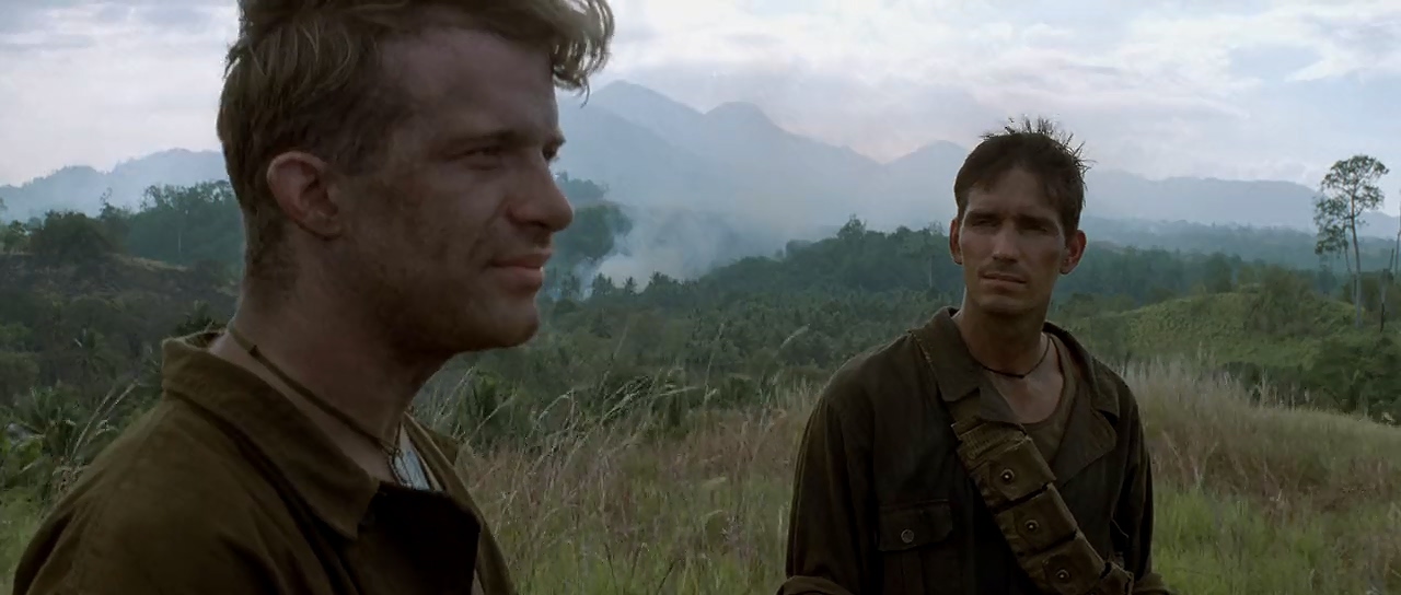 Jim Caviezel and Thomas Jane in Lằn Ranh Đỏ Mỏng Manh (1998)