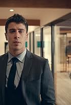 Toby Kebbell in Gương Đen (2011)