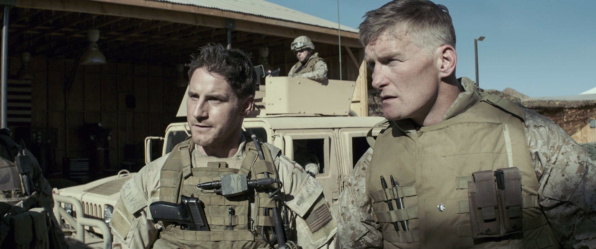 Sam Jaeger and Chance Kelly in Lính Bắn Tỉa Mỹ (2014)