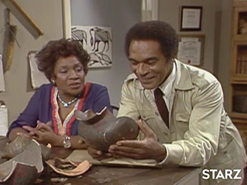 Percy Rodrigues and Isabel Sanford in The Jeffersons (1975)