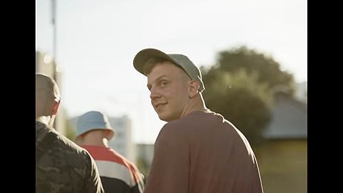 A pianist student of the Warsaw Academy of Music, returns to his hometown for a vacation. A provincial town, a place where time has stood still. The central meeting point for local youth is the newly created kebab bar. Over time, the conflict between a group of employees and the boys from the estate worsens.