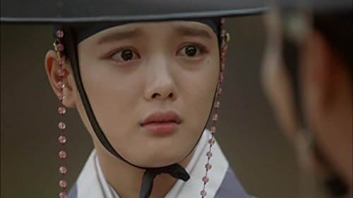 Kim Yoo-jung in Mây Họa Ánh Trăng (2016)