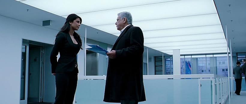 Om Puri and Priyanka Chopra Jonas in Truy Sát Ông Trùm 2 (2011)