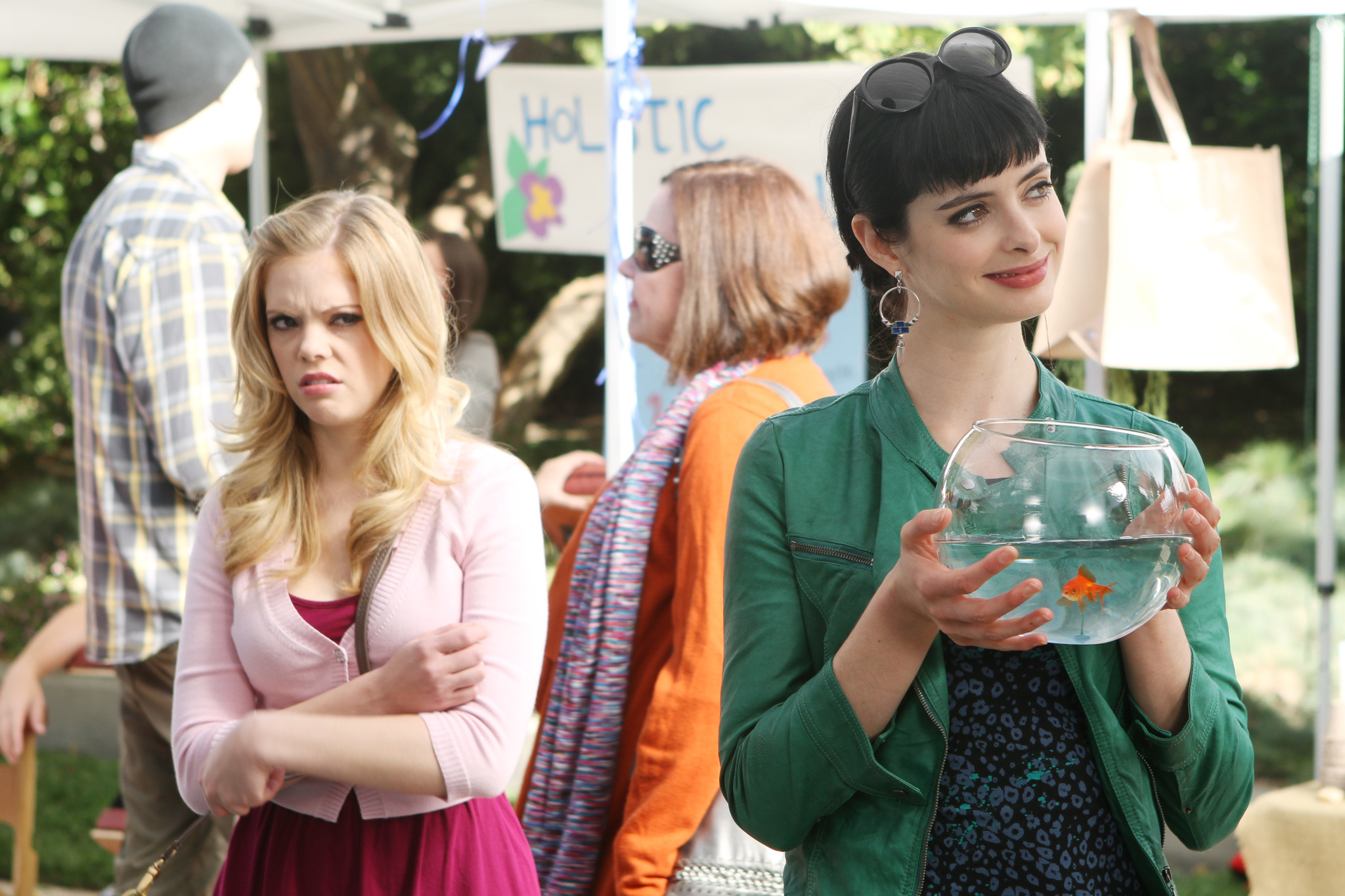 Krysten Ritter and Dreama Walker in Don't Trust the B---- in Apartment 23 (2012)