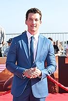 Miles Teller at an event for Phi Công Siêu Đẳng Maverick (2022)