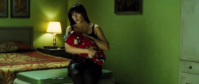 Monica Bellucci in Nhiệm Vụ Bất Đắc Dĩ (2007)