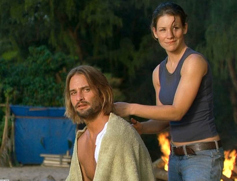 Josh Holloway and Evangeline Lilly in Mất Tích (2004)