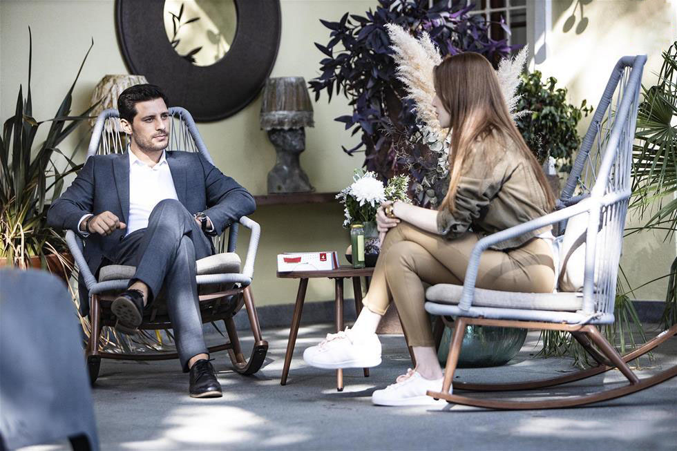 Elçin Sangu and Ali Yagci in Iyi Günde Kötü Günde (2020)