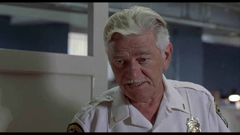 Seymour Cassel in Nhà Giam (2000)