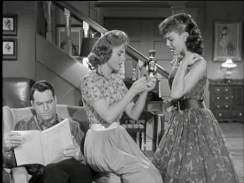 Shelley Fabares, Donna Reed, and Carl Betz in The Donna Reed Show (1958)