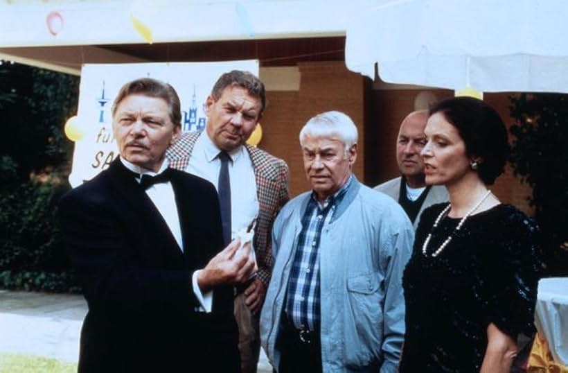 Harald Dietl, Uwe Friedrichsen, Wolfgang Müller, Karin Nennemann, and Hartmut Reck in Die Männer vom K3 (1988)