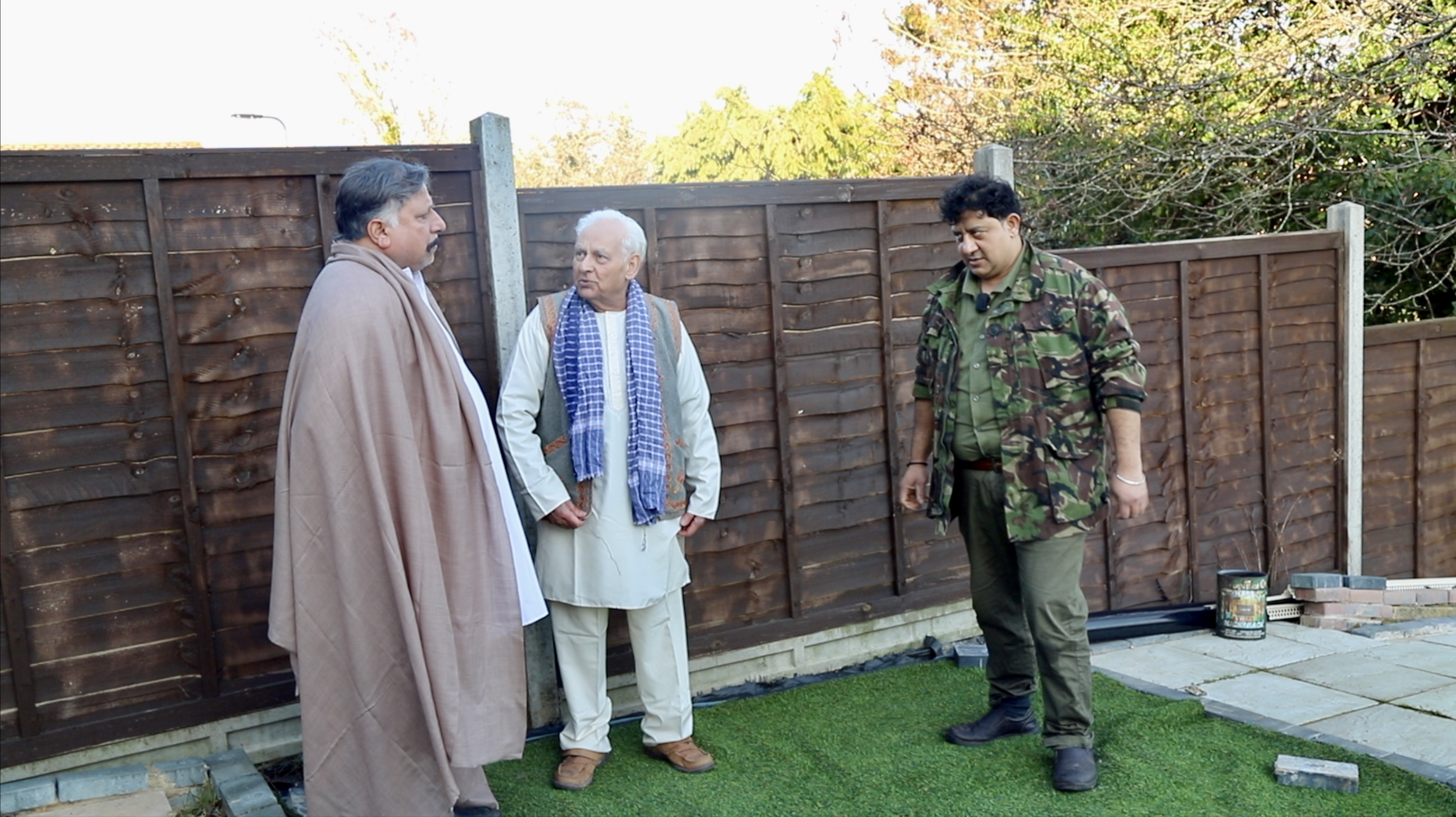 Atul Sharma, Dimple Kumar, and Avinashi Sharma in Cholay (2022)