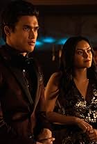 Camila Mendes and Charles Melton in Thị Trấn Riverdale (2017)