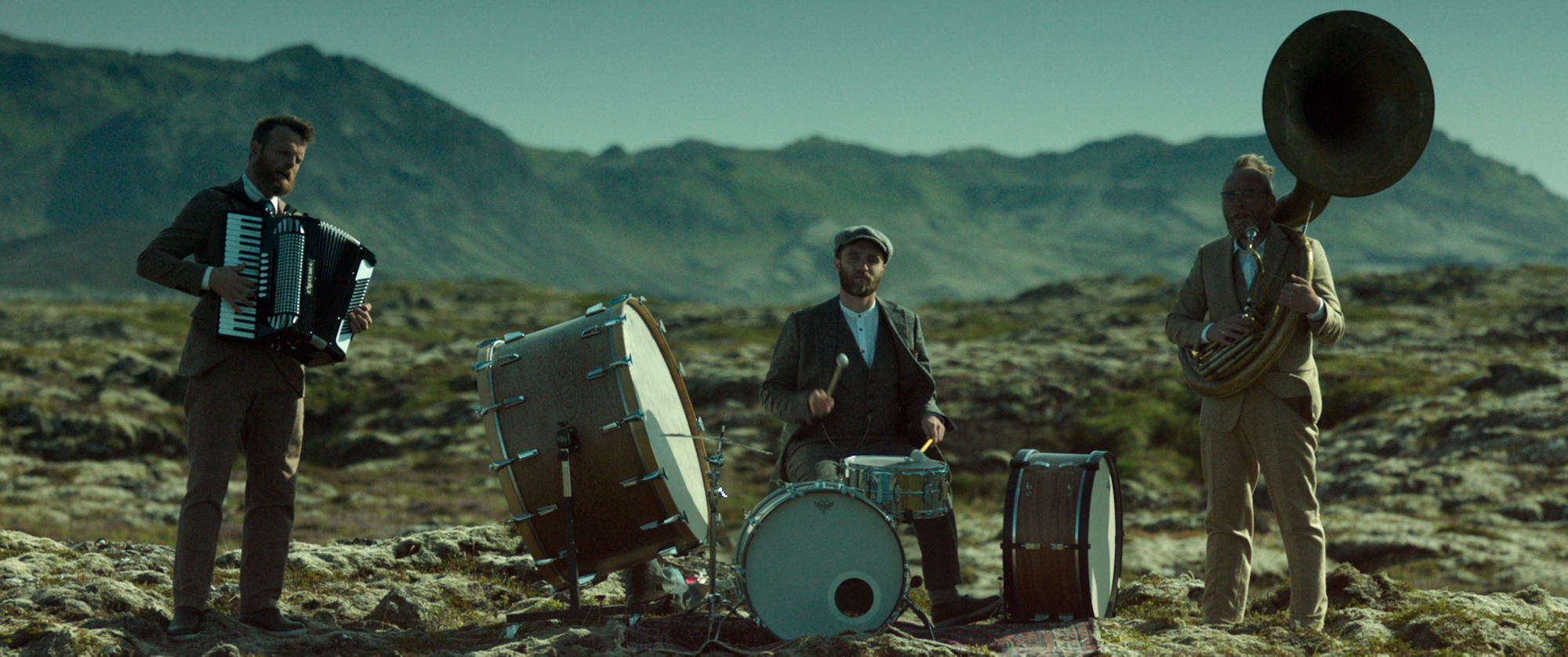 Davíð Þór Jónsson, Omar Gudjonsson, and Magnús Trygvason Eliassen in Kona fer í stríð (2018)