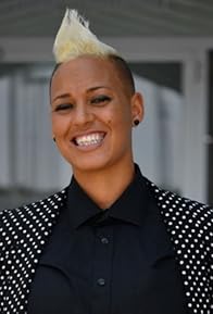 Primary photo for Lianne Sanderson