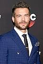 Charlie Weber