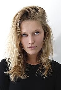 Primary photo for Toni Garrn