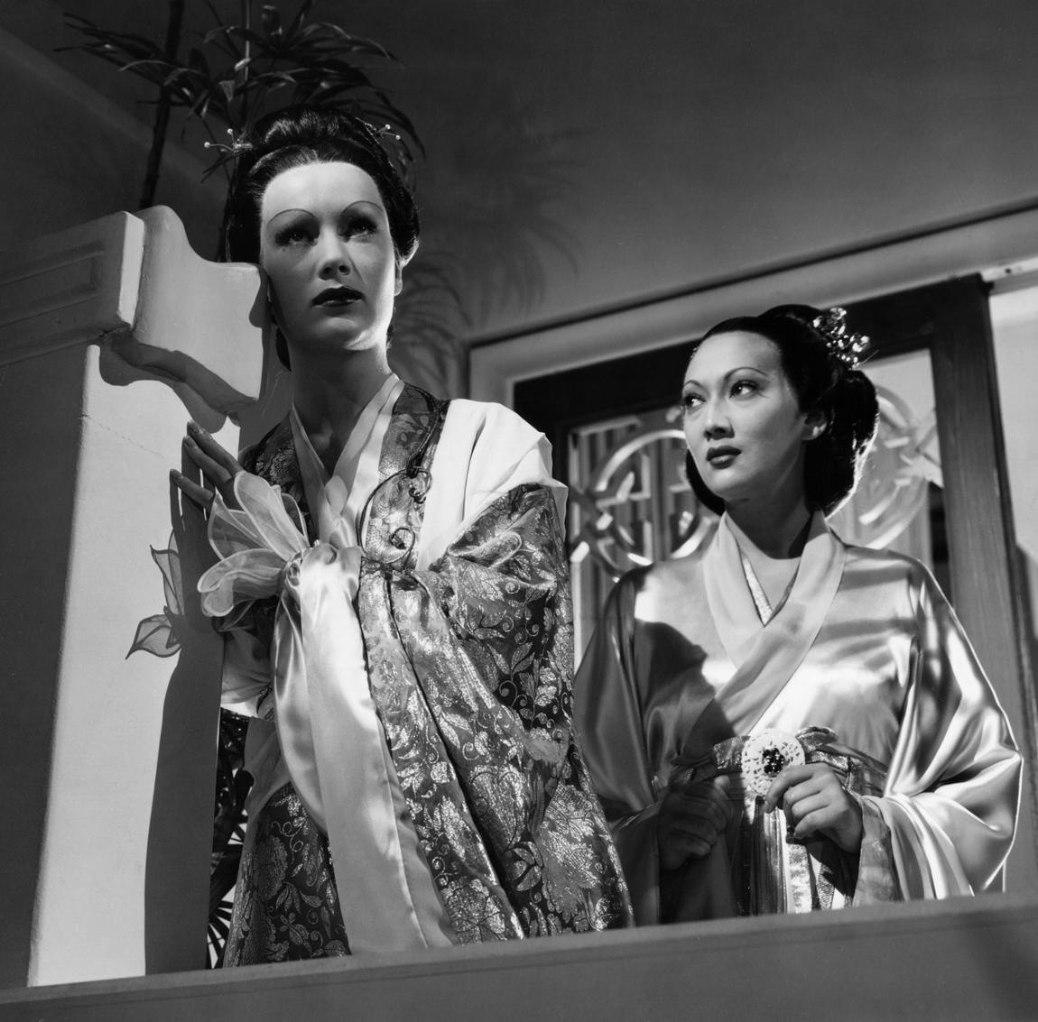 Sigrid Gurie and Lotus Liu in The Adventures of Marco Polo (1938)