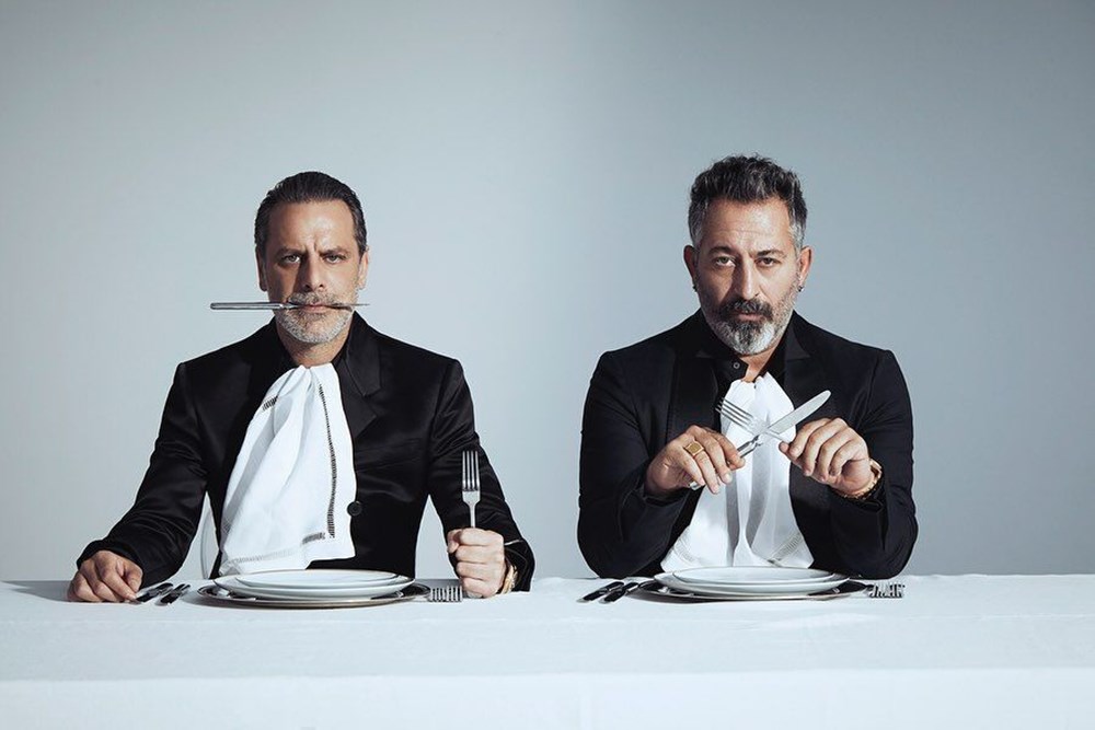 Ozan Güven and Cem Yilmaz in Karakomik Filmler: 2 Arada (2019)