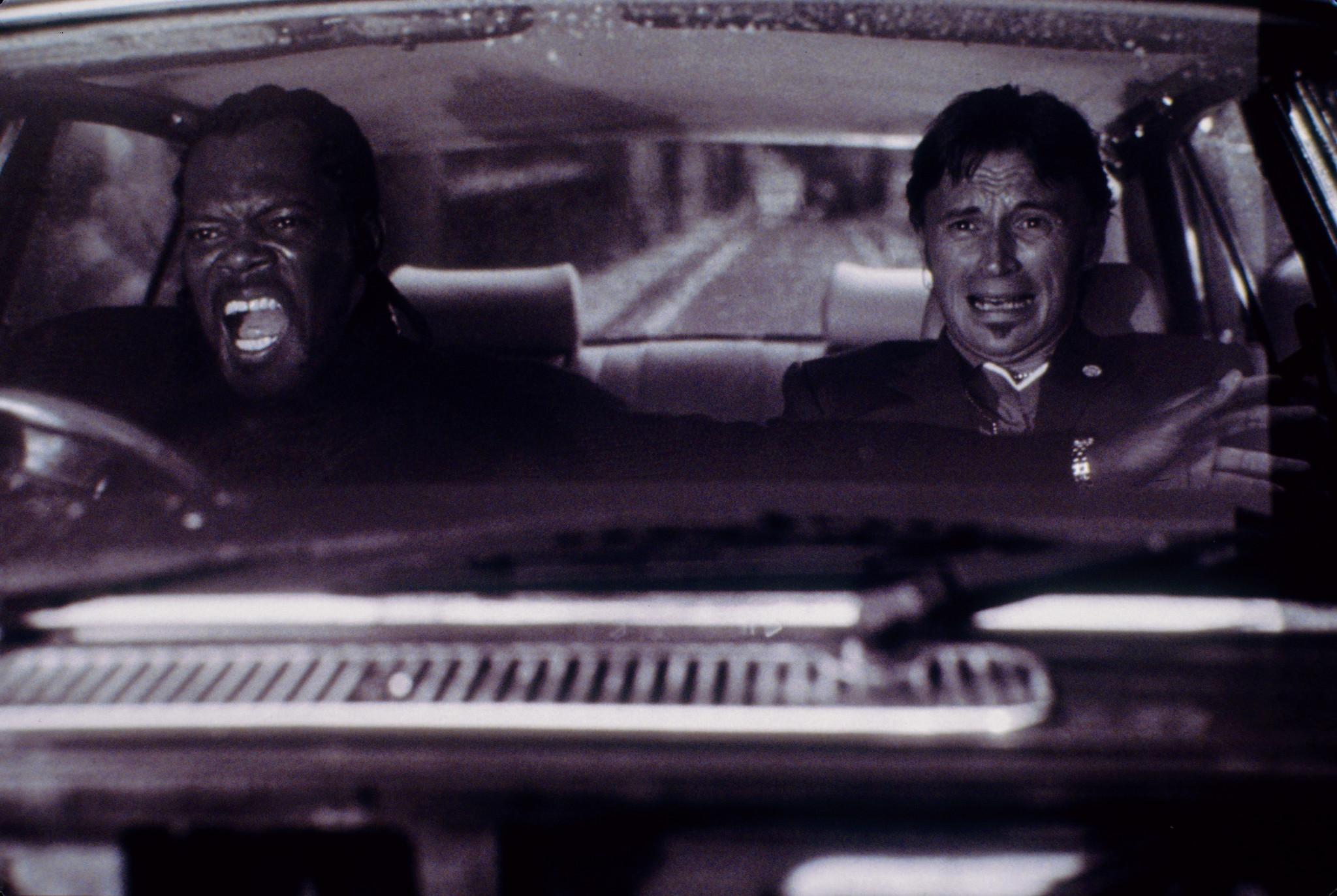 Samuel L. Jackson and Robert Carlyle in The 51st State (2001)