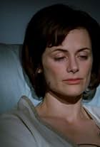 Sarah Clarke in Bác Sĩ House (2004)