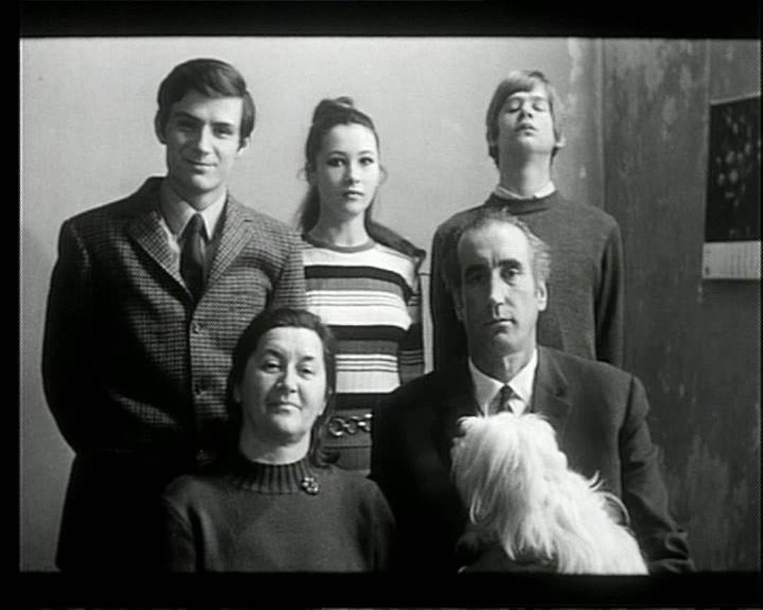 Miljenko Brlecic, Jelica Vlajki, Zaim Muzaferija, Rade Serbedzija, and Mirjana Hajdler in Gravitacija ili fantasticna mladost cinovnika Borisa Horvata (1968)