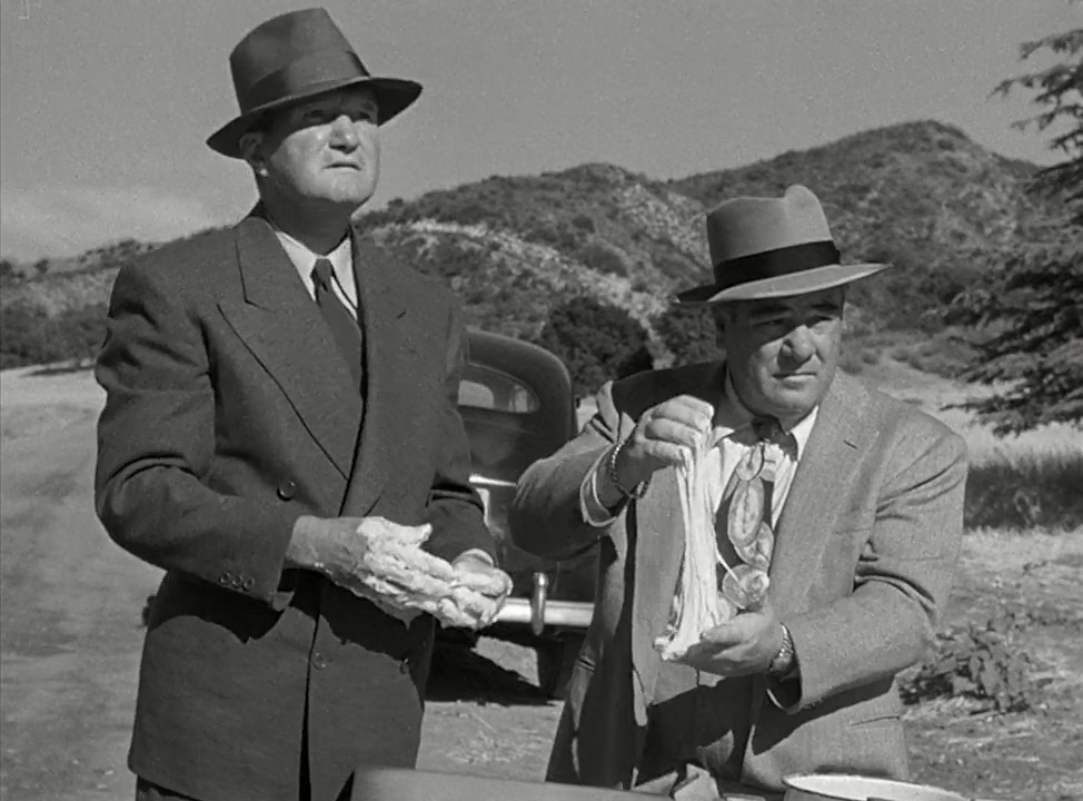 Pat Costello and Tom Powers in Mexican Hayride (1948)