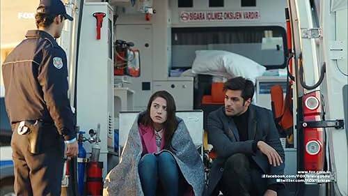 Özge Gürel and Serkan Çayoglu in Mùa Anh Đào (2014)