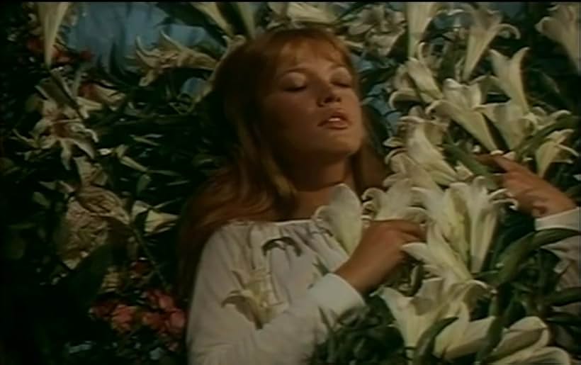 Gillian Hills in La faute de l'abbé Mouret (1970)