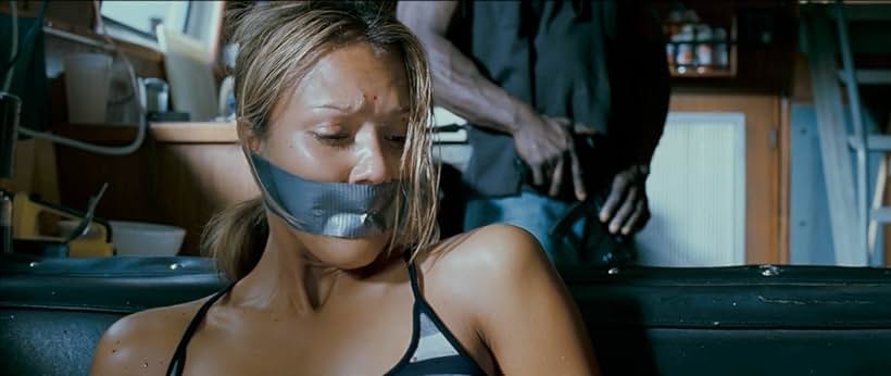 Jessica Alba in Dưới Đáy Biển Sâu (2005)