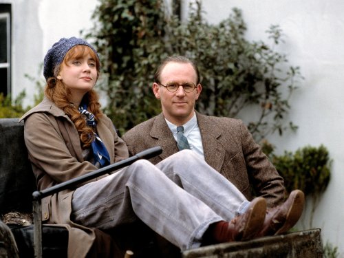 Lysette Anthony and Peter Davison in Campion (1989)