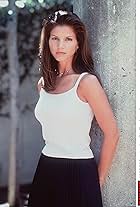 Charisma Carpenter in Kẻ Được Chọn (1997)