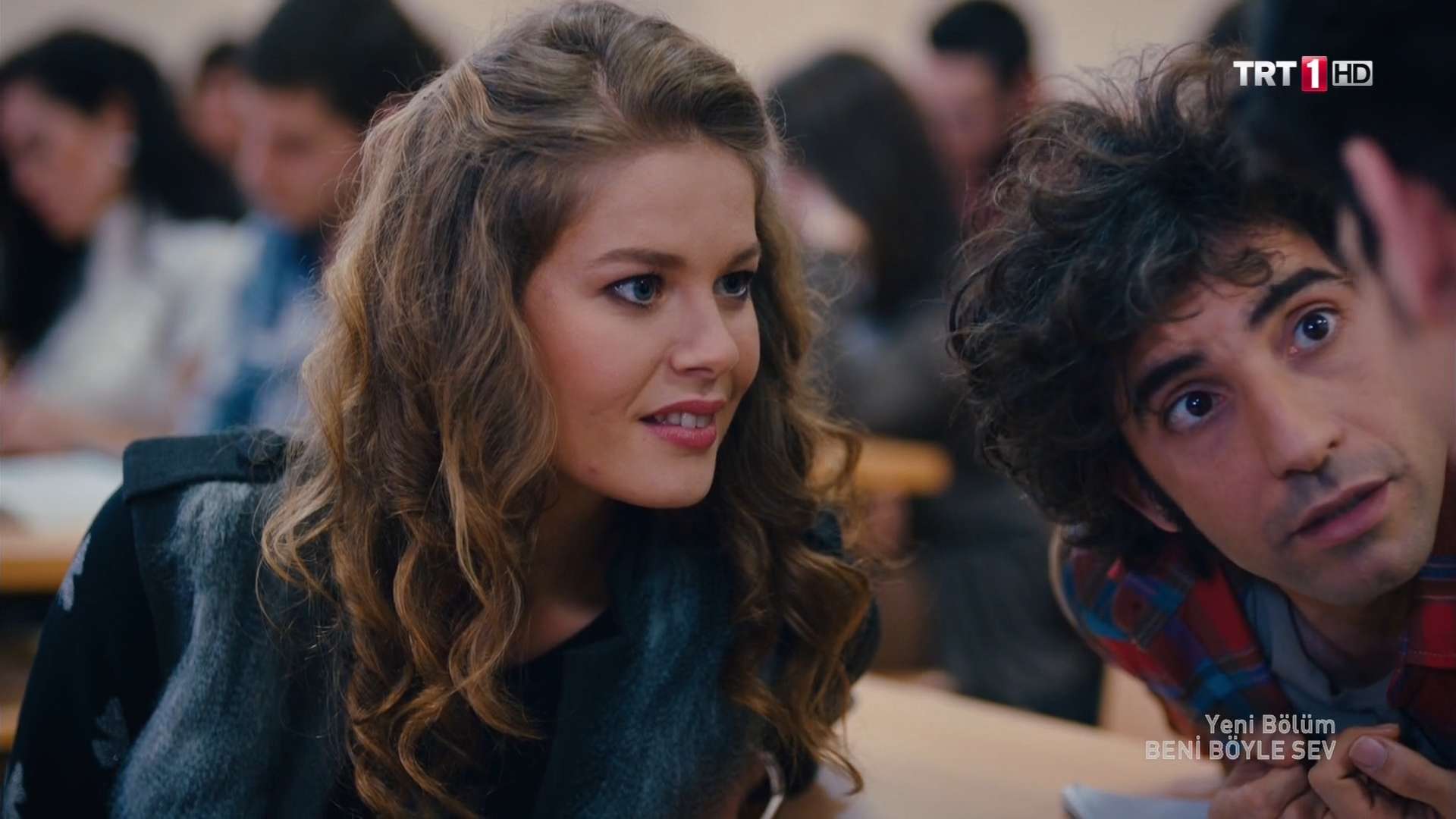 Mert Turak and Burcu Biricik in Beni Böyle Sev (2013)