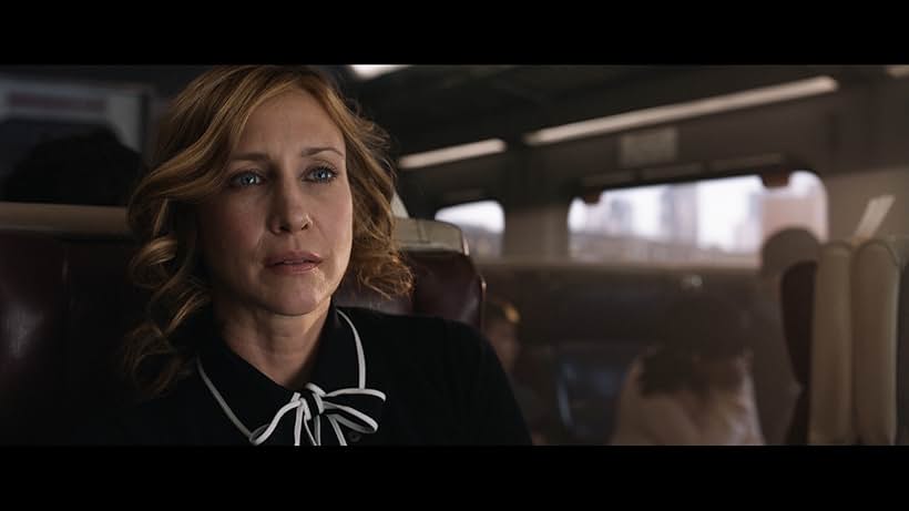 Vera Farmiga in Hành Khách Bí Ẩn (2018)