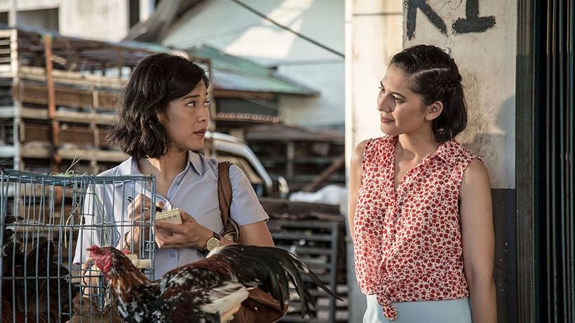 Dian Sastrowardoyo and Hannah Al Rashid in Aruna Và Khẩu Vị Yêu Thích (2018)