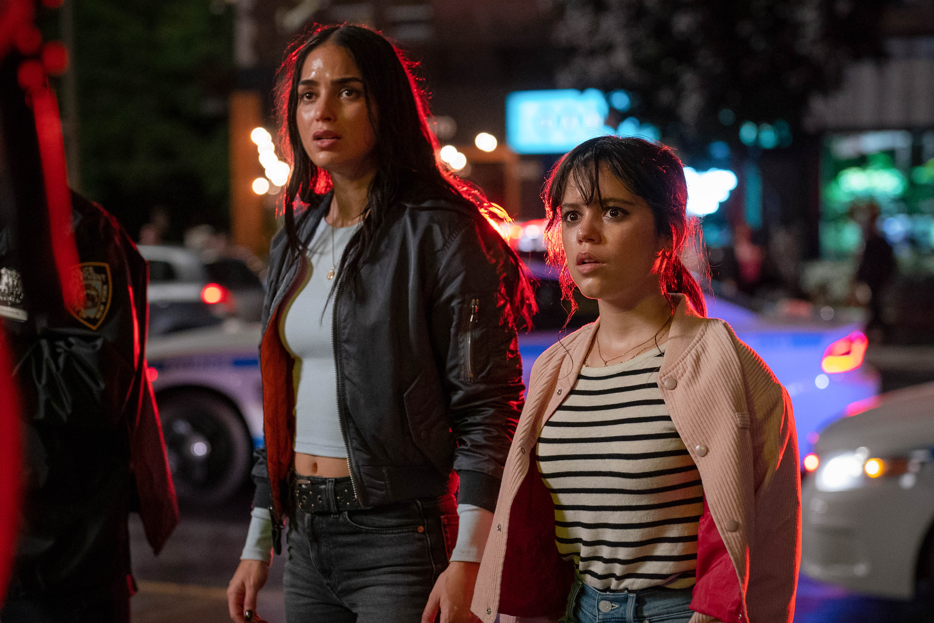 Melissa Barrera and Jenna Ortega in Tiếng Thét 6 (2023)