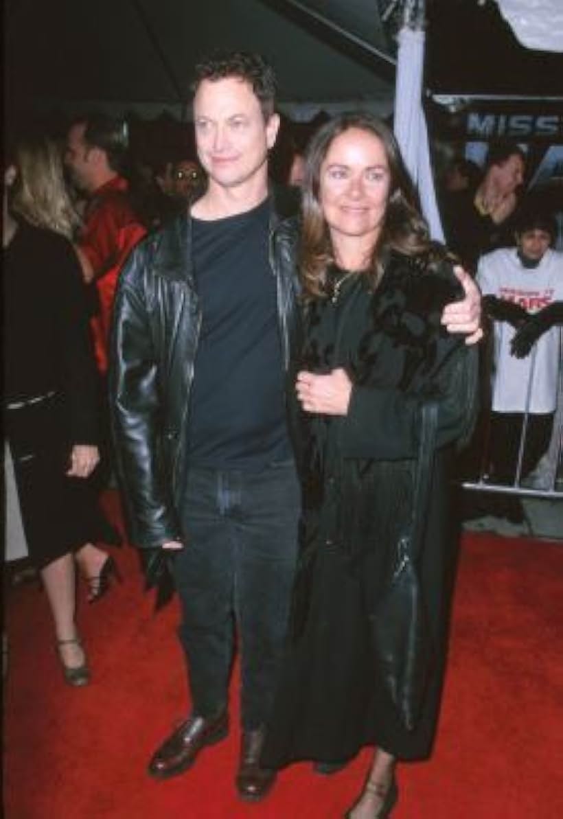 Gary Sinise and Moira Sinise at an event for Du Hành Đến Sao Hỏa (2000)