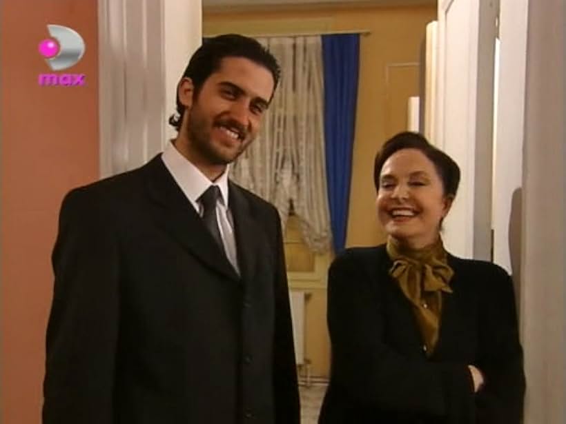 Memet Ali Alabora and Ayten Gökçer in Yilan Hikayesi (1999)