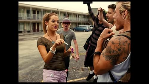 Star (Sasha Lane), an adolescent girl from a troubled home, runs away with a traveling sales crew who drive across the American Midwest selling subscriptions door to door. Finding her feet in this gang of teenagers, one of whom is Jake (Shia LaBeouf), she soon gets into the group's lifestyle of hard-partying nights, law-bending days, and young love.