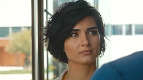 Tuba Büyüküstün in Cesur Ve Güzel (2016)